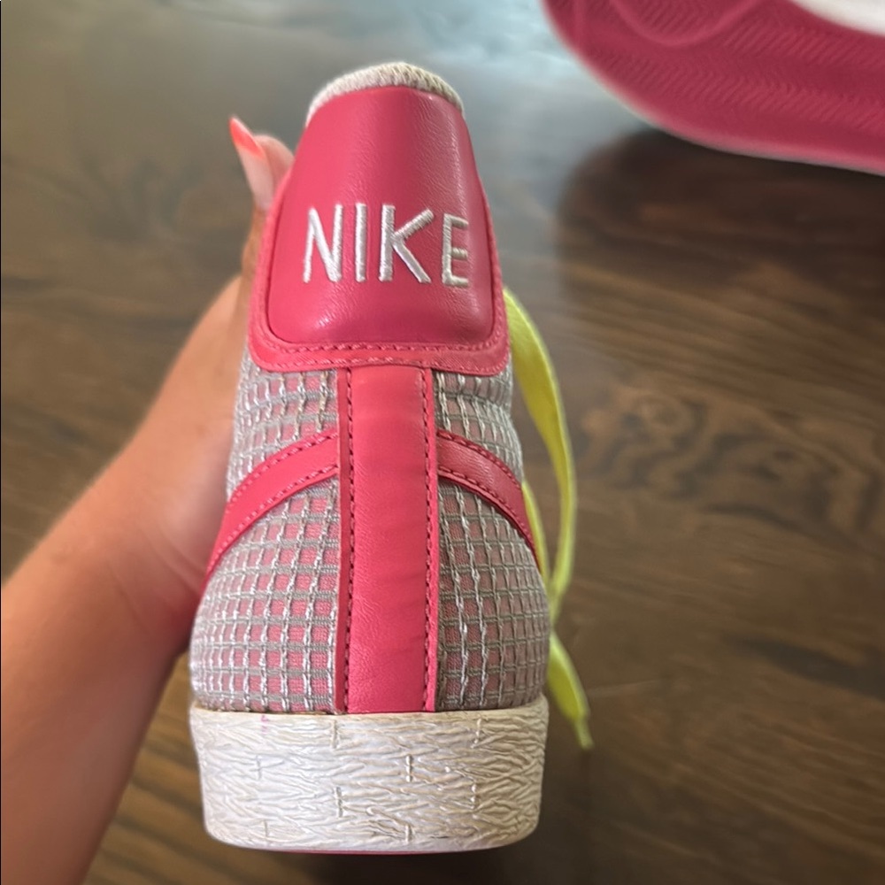 Nike Pink and yellow exclusive blazers - Picture 2 of 6